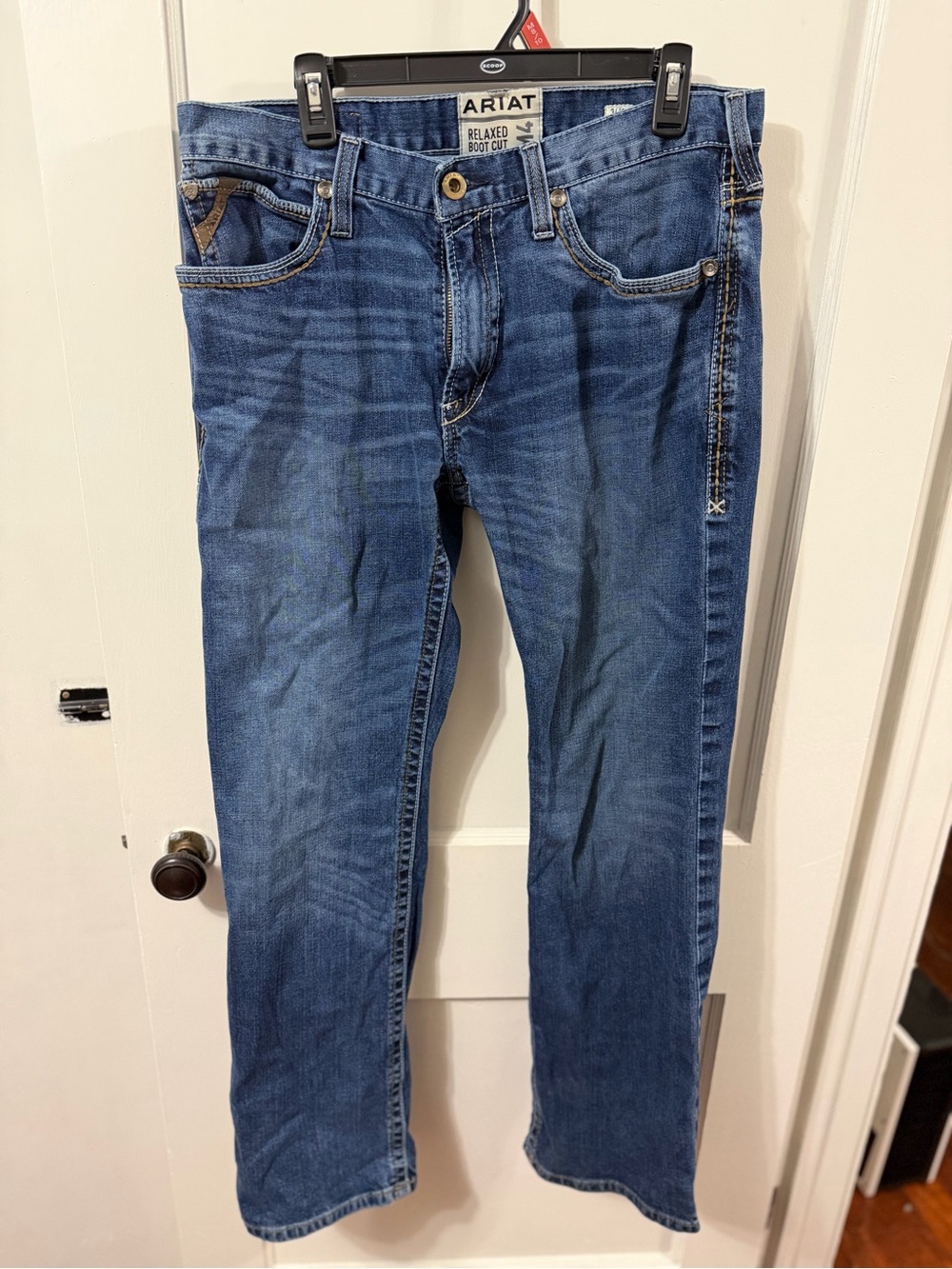 Ariat Men's Relaxed Bootcut Jeans in Medium Blue Wash